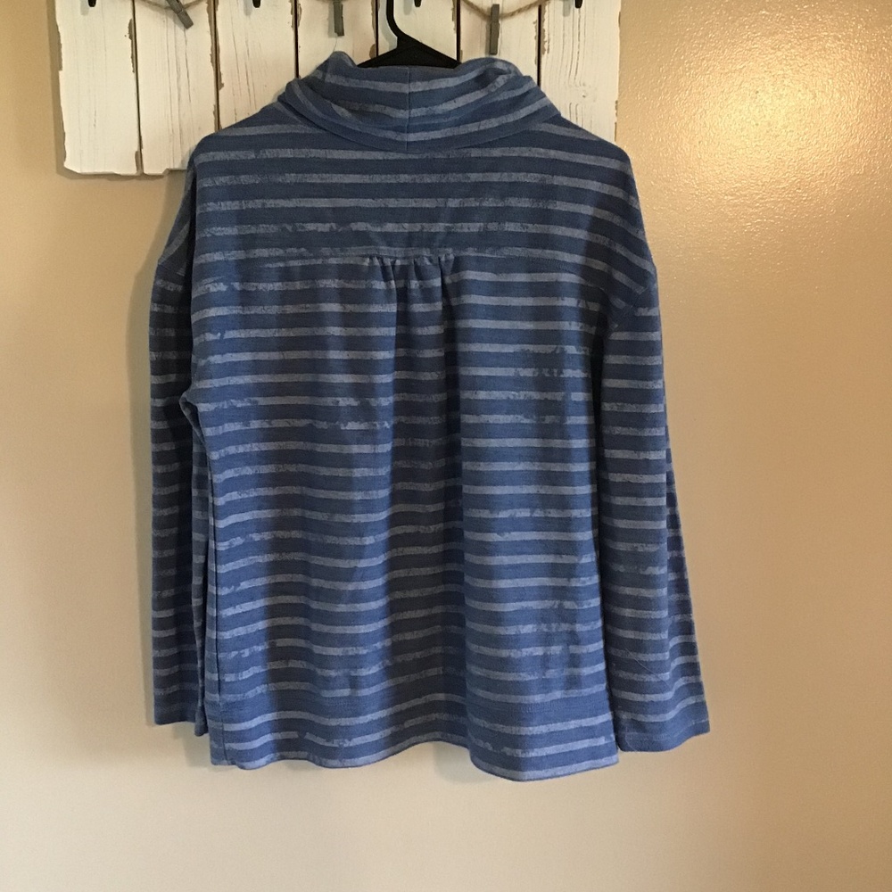 Sweater - Picture 2 of 3